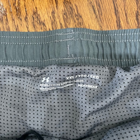 XXL UA Swim Trunks - Picture 2 of 2